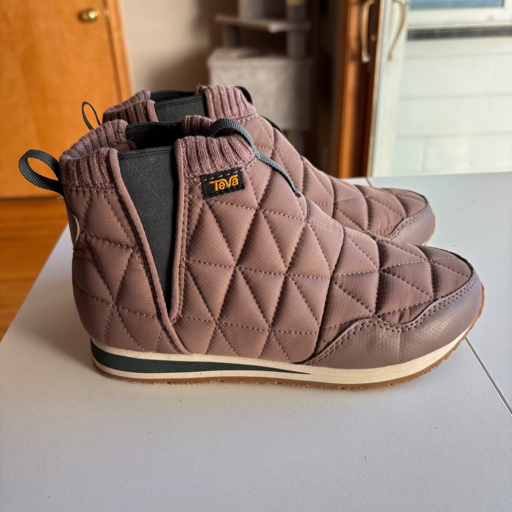 Teva Ember Commute Boots Womens 6 Brown Quilted‎ Slip On 1106209